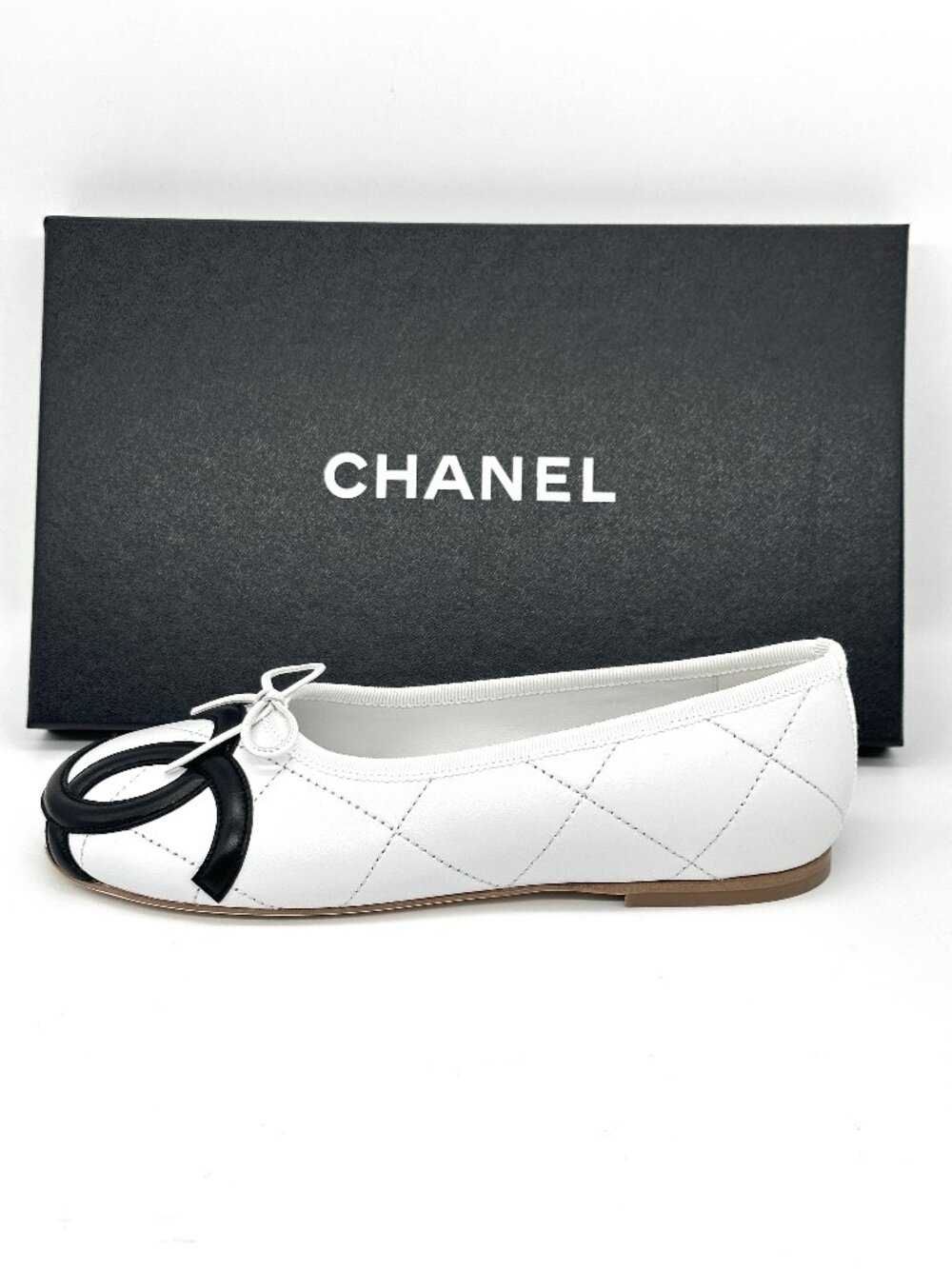 CHANEL 26M Coco Beach Lambskin Leather CC Cambon Bow Ballerina Ballet Flats - Picture 2 of 15